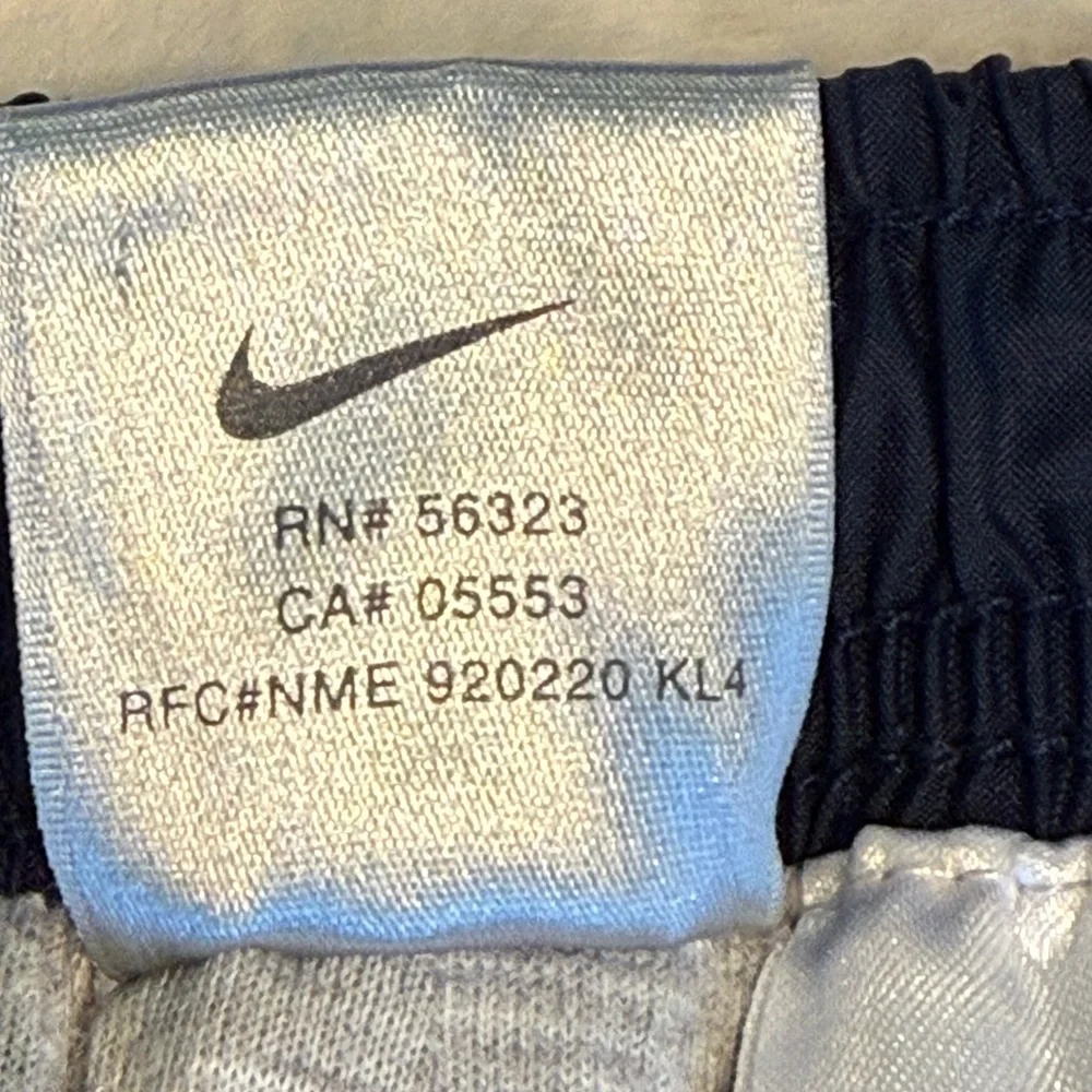 Nike vintage navy
